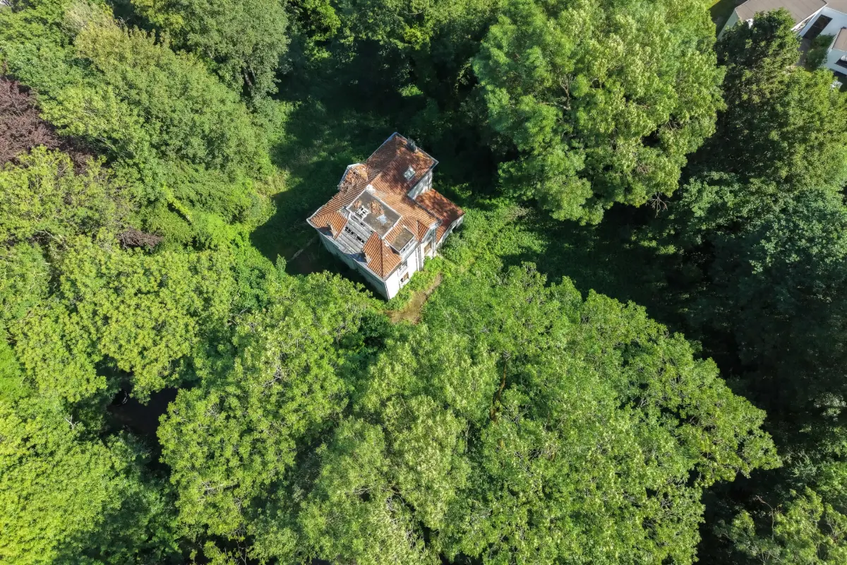 Grond te  koop in Linkebeek 1630 1500000.00€  slaapkamers m² - Zoekertje 782763