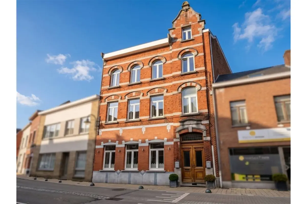 Mixgebouw te  in Rebecq-Rognon 1430 590000.00€ 7 slaapkamers 250.00m² - Zoekertje 782263