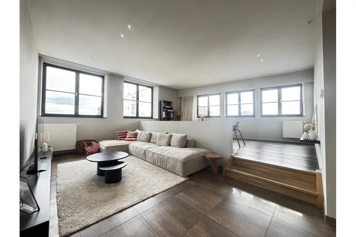 Appartement te  huur in Nijvel 1400 1050.00€ 2 slaapkamers 104.00m² - Zoekertje 783485