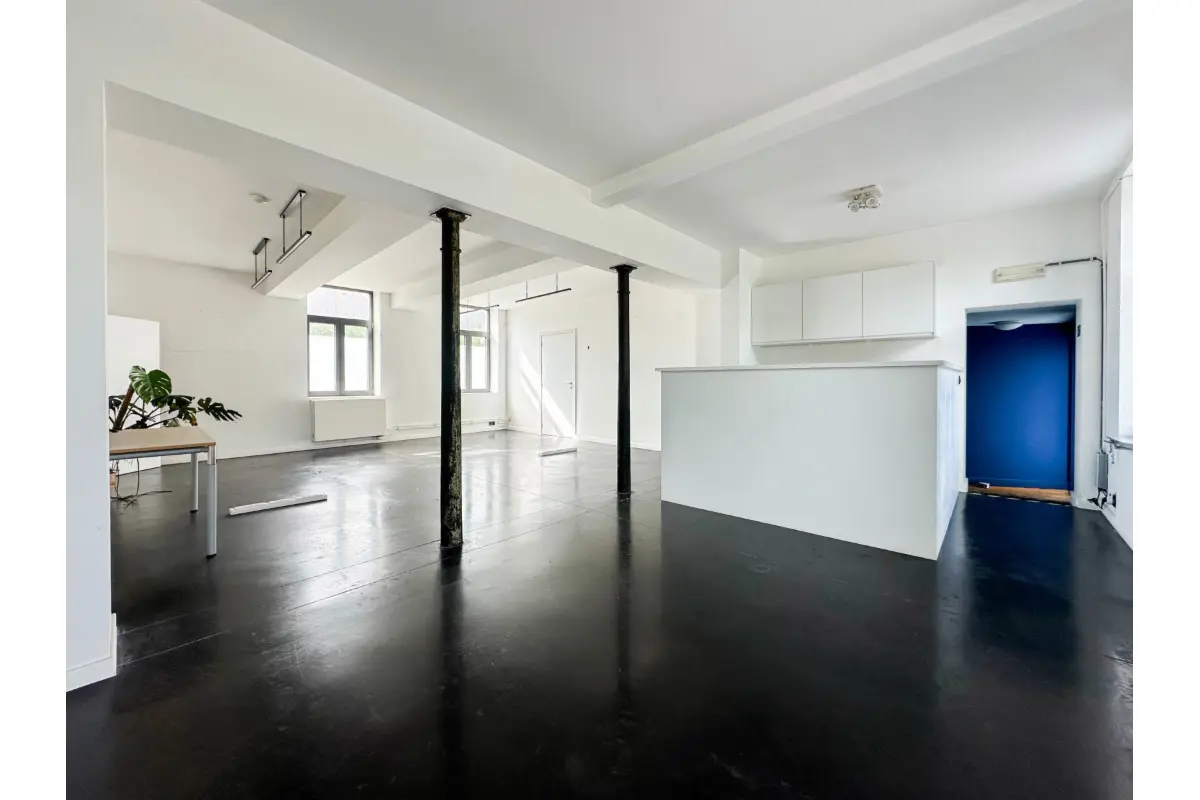 Handelszaak te  huur in Nijvel 1400 1500.00€  slaapkamers 100.00m² - Zoekertje 784181