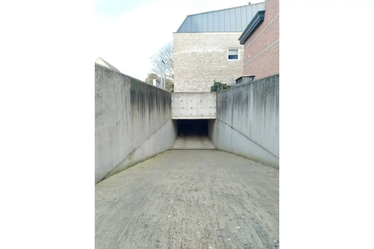 Parking à louer à Elewijt 1982 85.00€  chambres m² - Annonce 783998