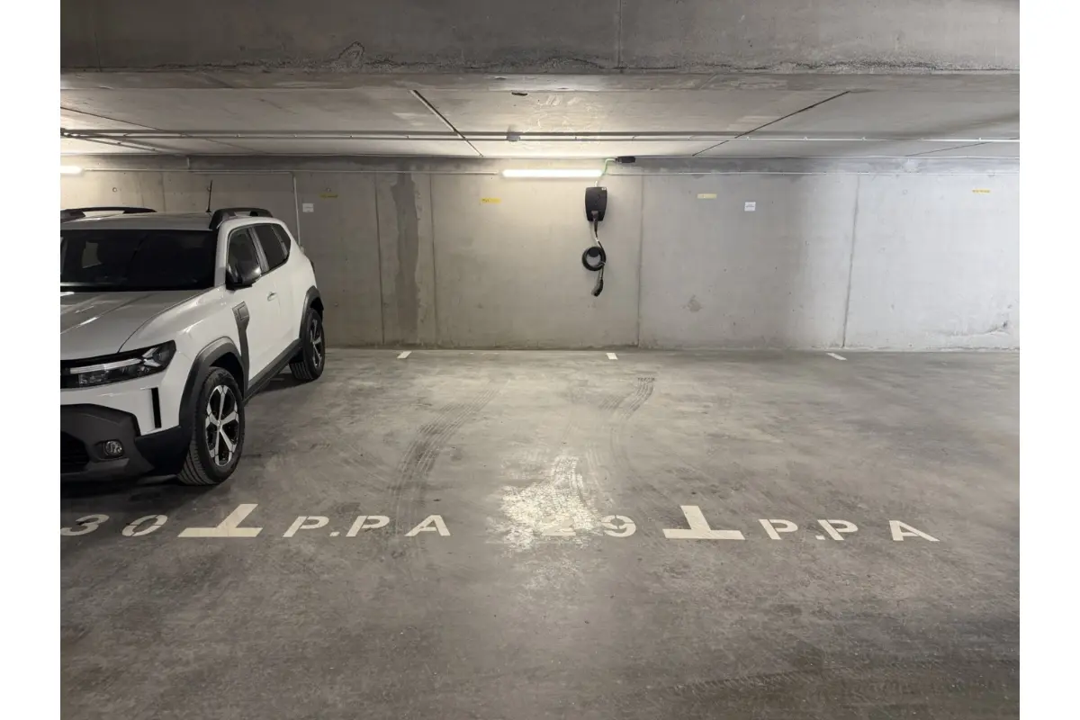Parking te  huur in Tervuren 3080 150.00€  slaapkamers m² - Zoekertje 785304