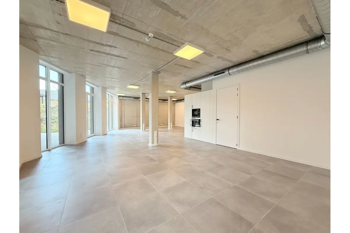Commerce à louer à Heverlee 3001 2750.00€  chambres m² - Annonce 785049