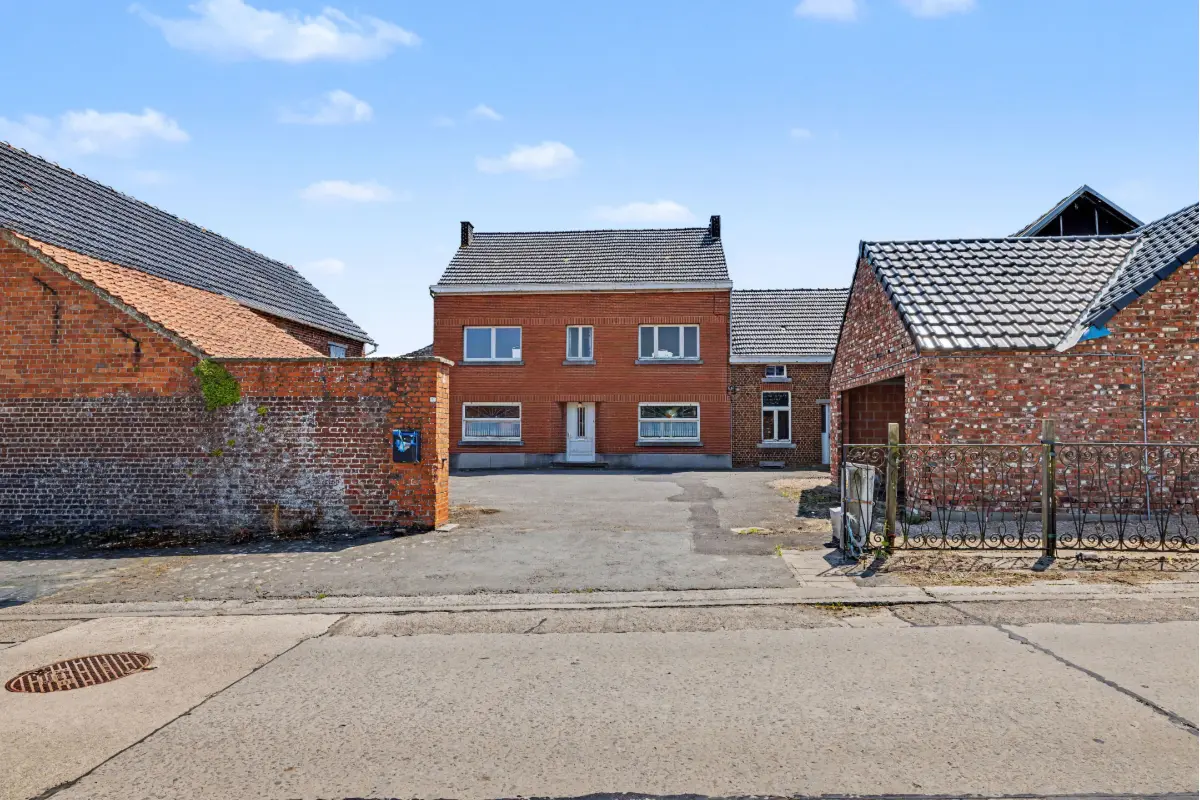 Huis te  koop in Sint-Pieters-Kapelle 1541 450000.00€ 4 slaapkamers 223.00m² - Zoekertje 785621