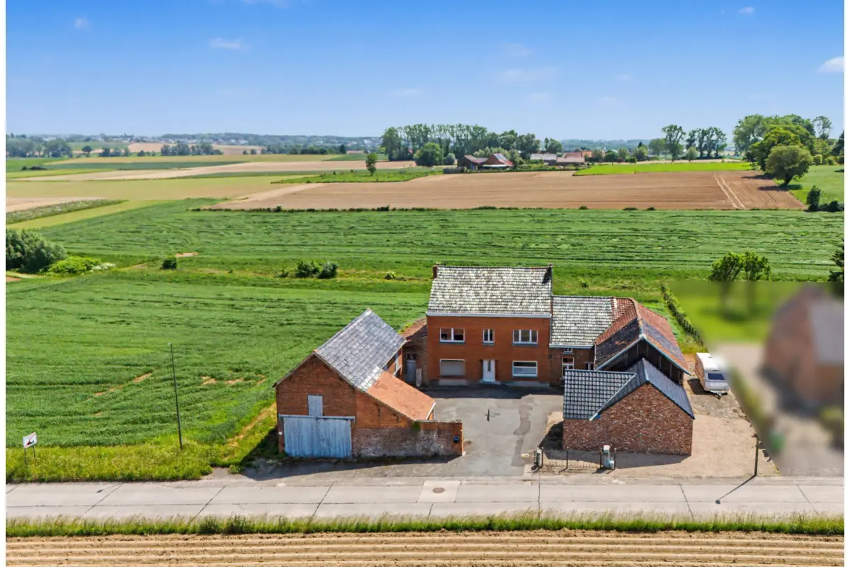 Bungalow te  koop in Sint-Pieters-Kapelle 1541 450000.00€ 4 slaapkamers 223.00m² - Zoekertje 785621