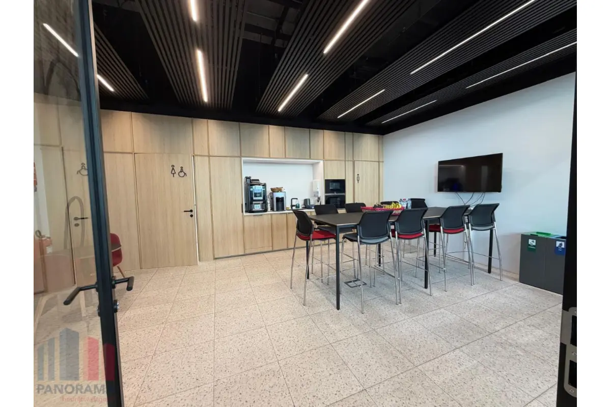 Commerce à louer à Strombeek-Bever 1853 6419.00€  chambres 395.00m² - Annonce 786342