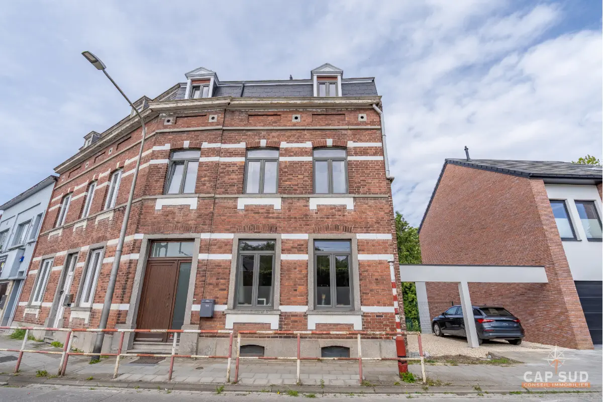 Huis te  koop in Waterloo 1410 495000.00€ 3 slaapkamers 265.00m² - Zoekertje 786881