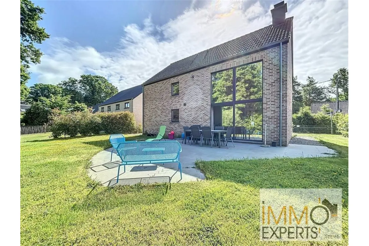 Huis te  huur in Mont-Saint-Guibert 1435 1700.00€ 3 slaapkamers 145.00m² - Zoekertje 789877