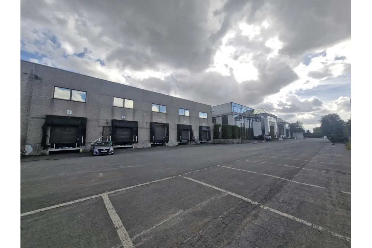Handelszaak te  huur in Kasteelbrakel 1440 15500.00€  slaapkamers 3730.00m² - Zoekertje 789383