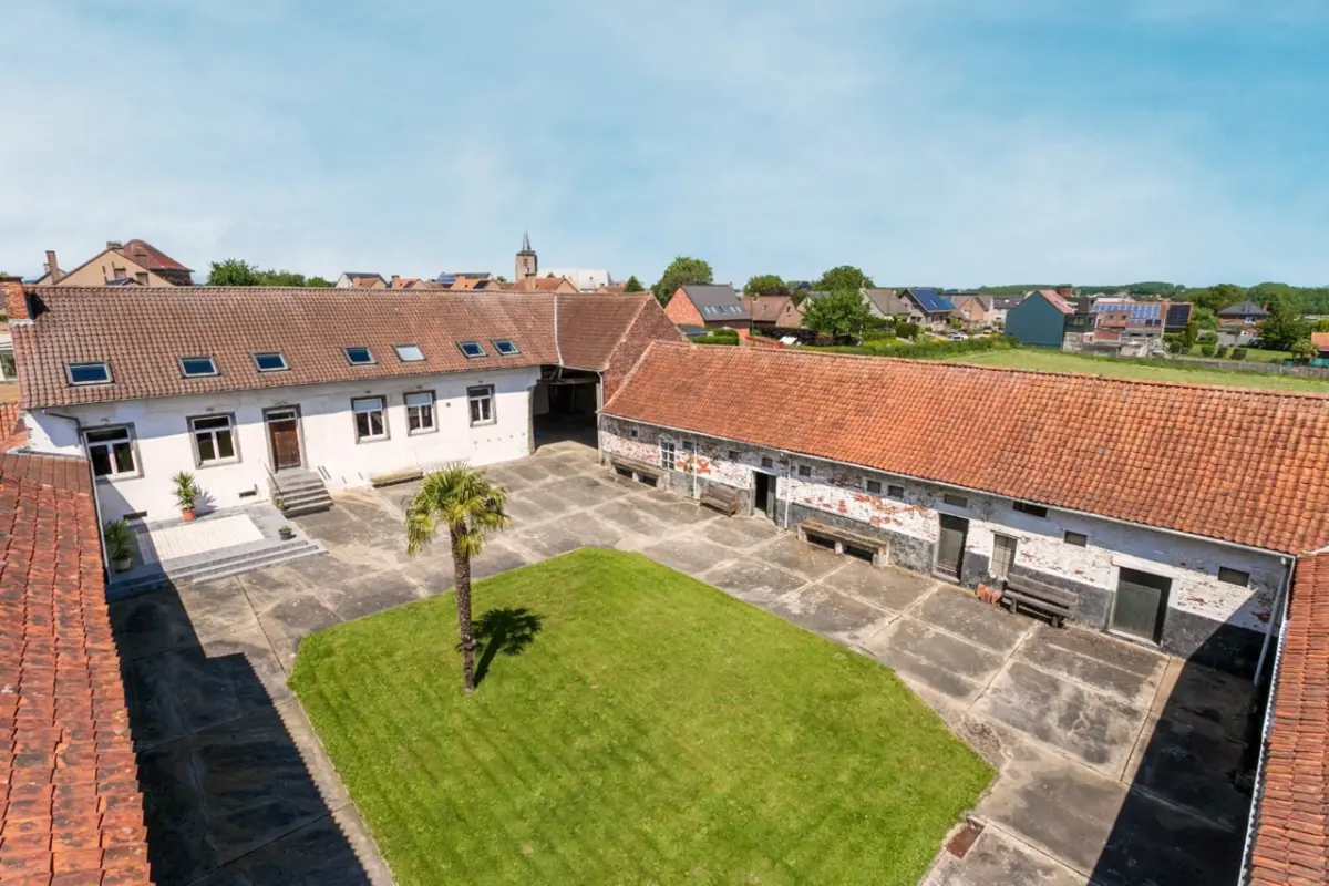 Huis te  koop in Pepingen 1670 795000.00€ 3 slaapkamers 343.00m² - Zoekertje 789944