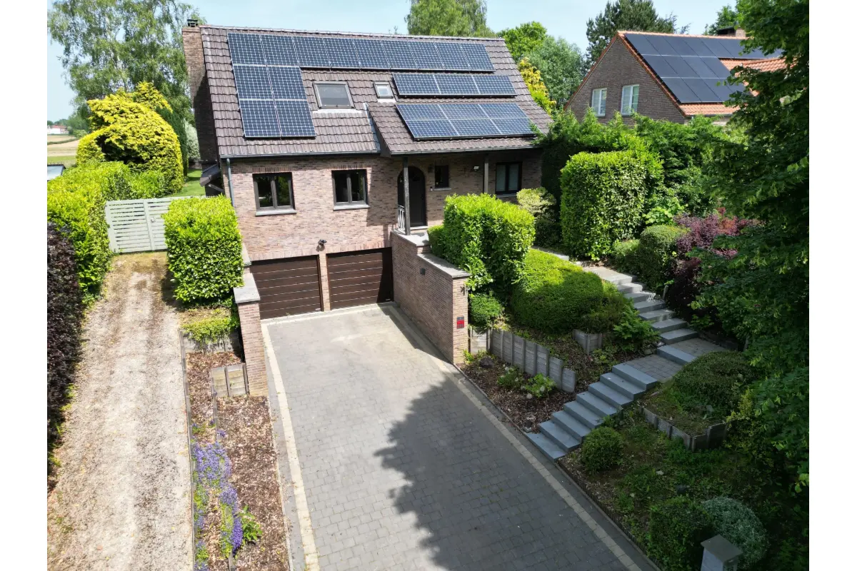 Villa te  in Les Bons Villers 6210 495000.00€ 4 slaapkamers 145.00m² - Zoekertje 789085