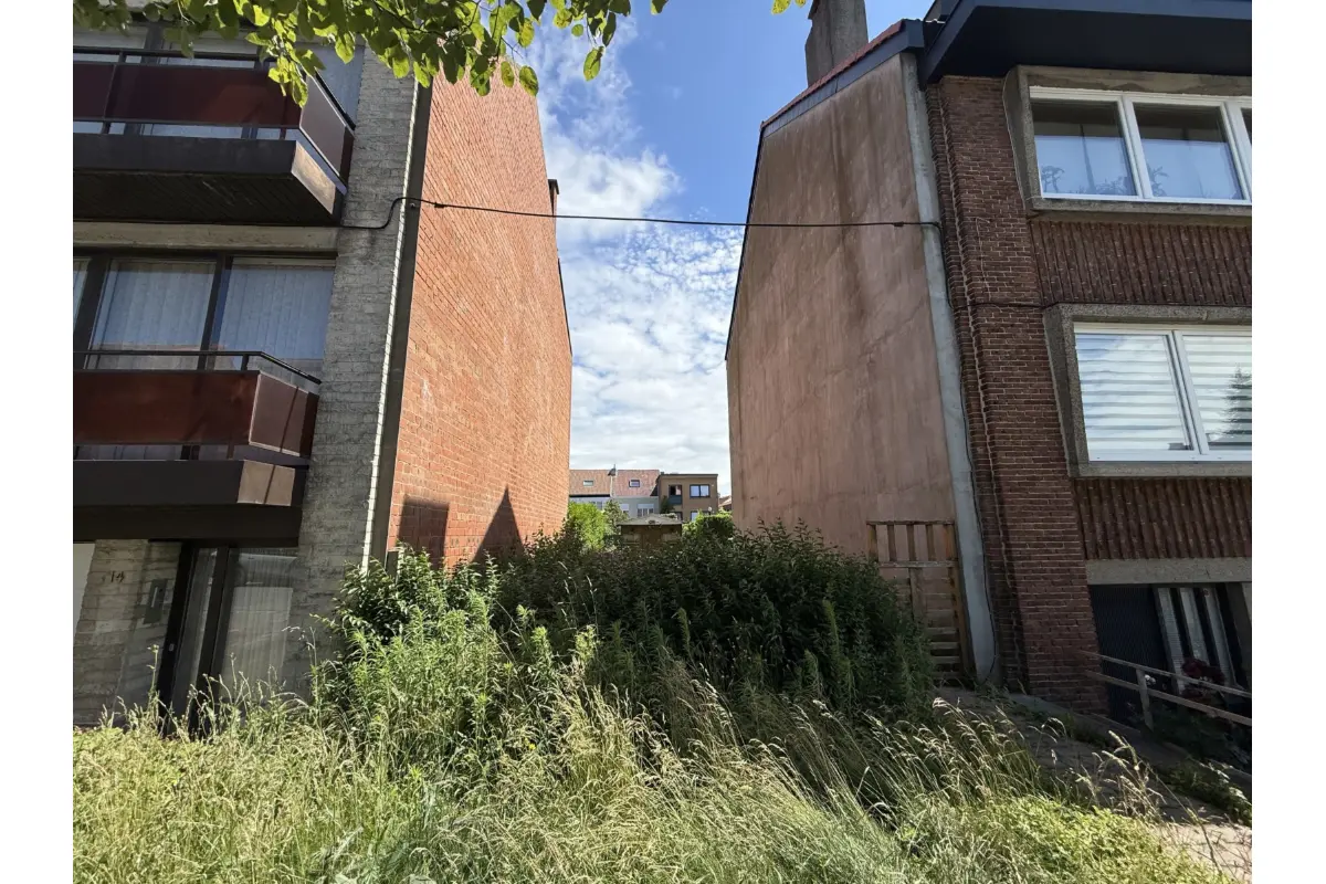 Grond te  koop in Sint-Pieters-Leeuw 1600 99000.00€  slaapkamers m² - Zoekertje 789635
