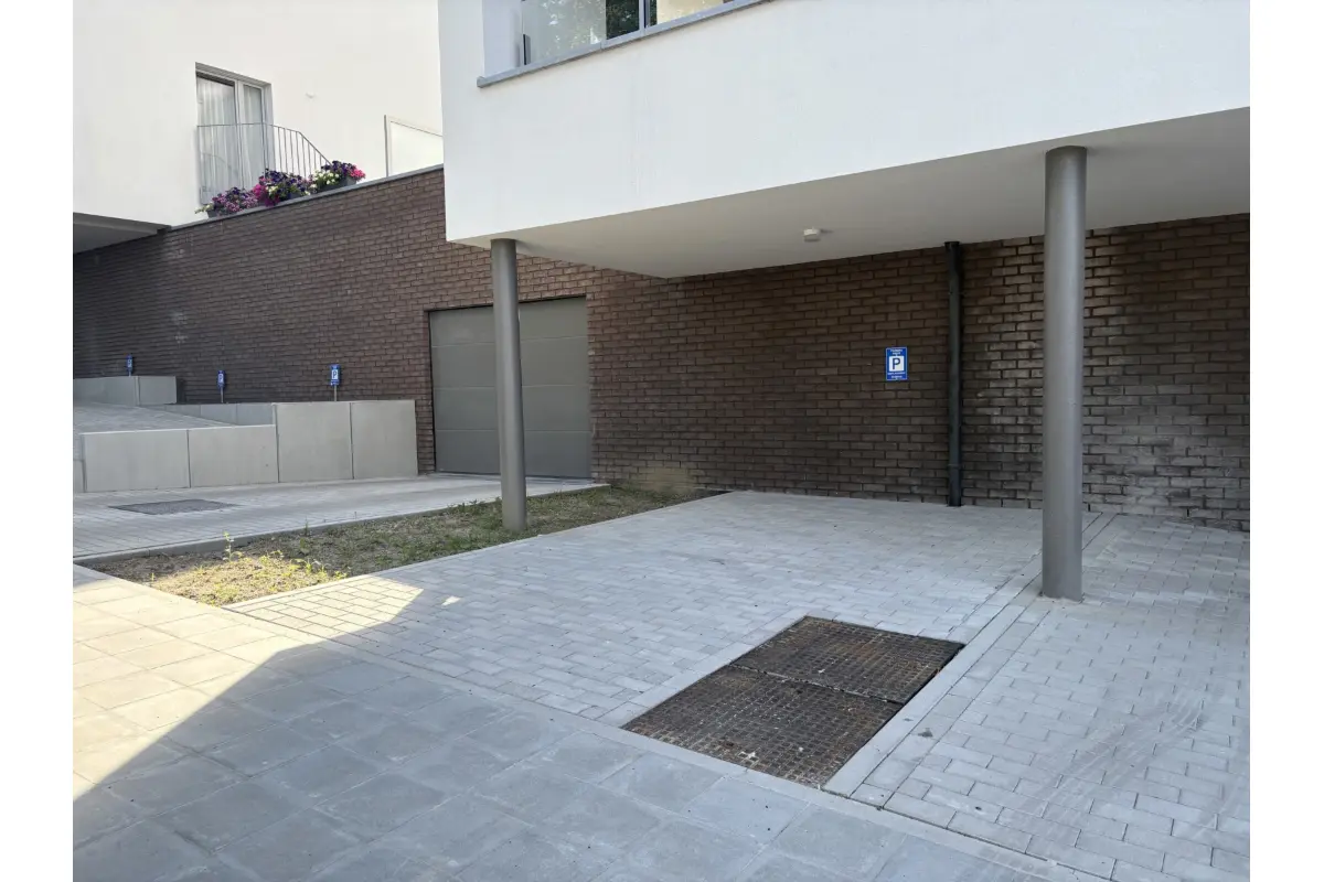 Parking te  in Namen 5000 125.00€  slaapkamers m² - Zoekertje 790421