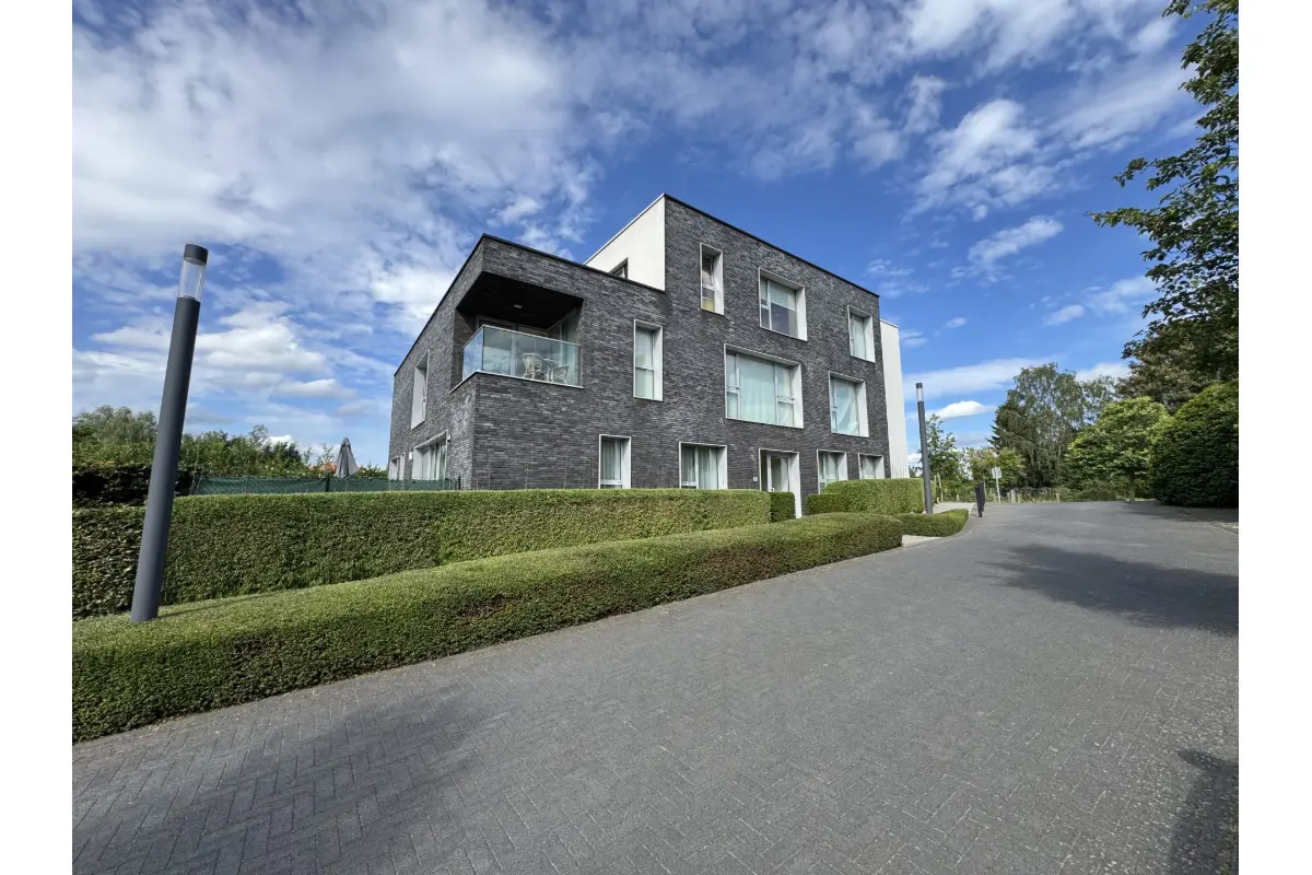 Appartement te  huur in Waterloo 1410 1450.00€ 2 slaapkamers 110.00m² - Zoekertje 791467