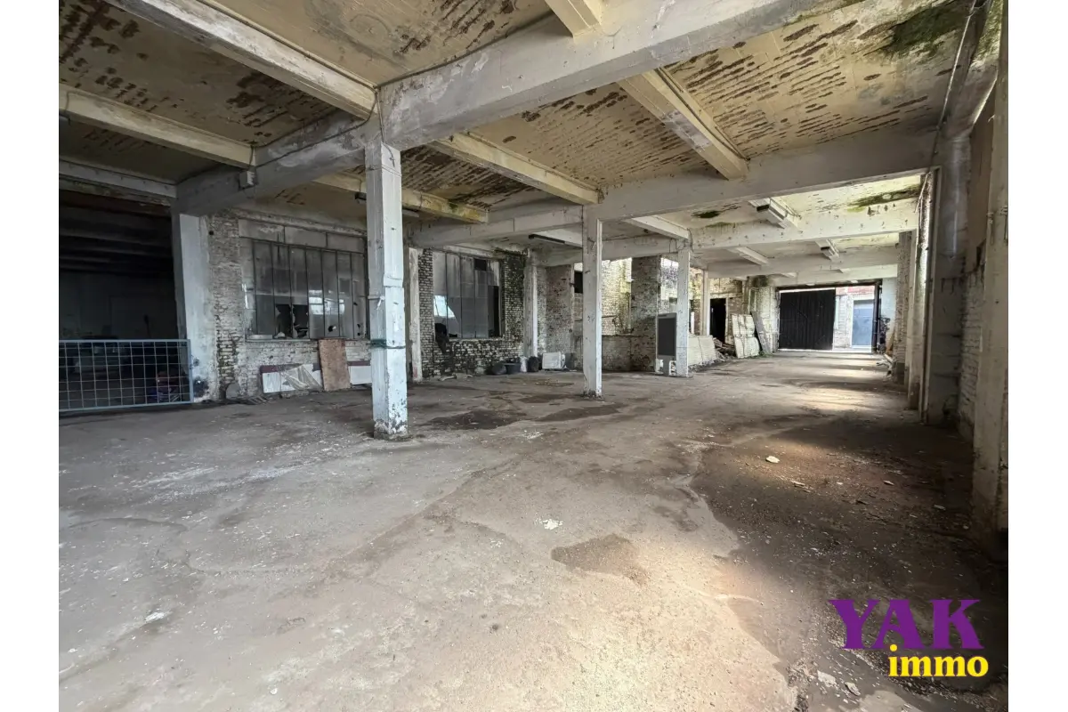 Handelszaak te  in Marchienne-au-Pont 6030 219000.00€  slaapkamers 2150.00m² - Zoekertje 792104