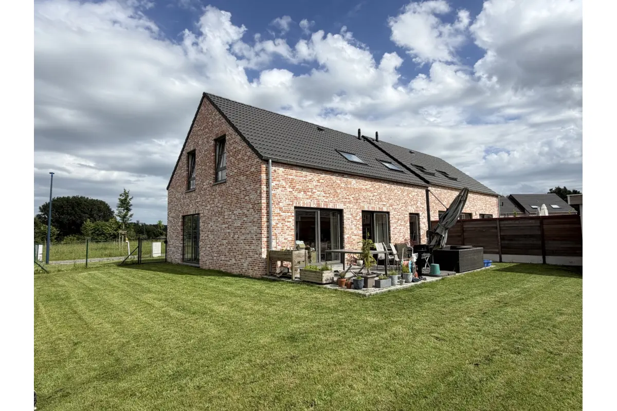 Huis te  in Orp-Jauche 1350 1420.00€ 4 slaapkamers 140.00m² - Zoekertje 791432
