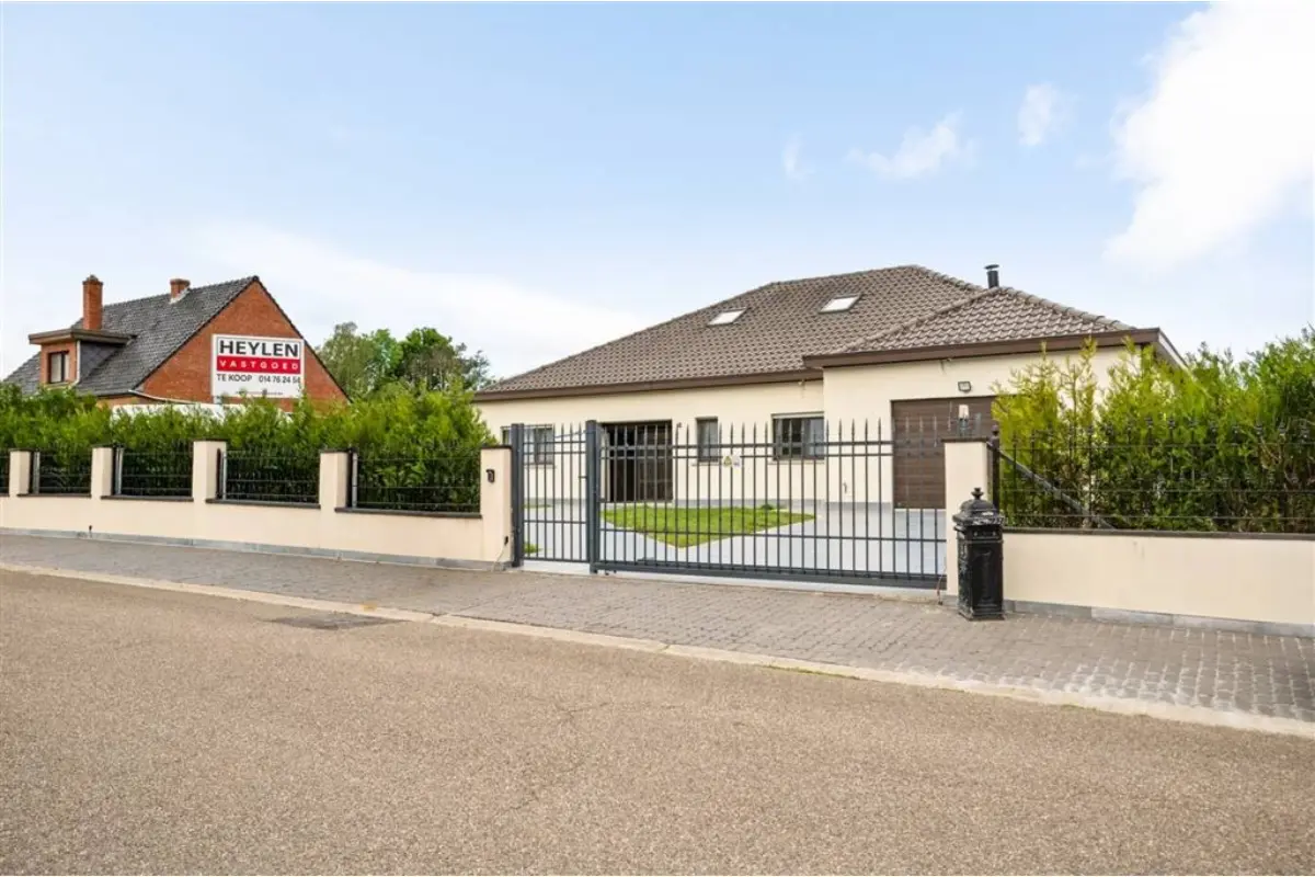 Huis te  koop in Montaigu-Zichem 3270 590000.00€ 4 slaapkamers 364.00m² - Zoekertje 792446
