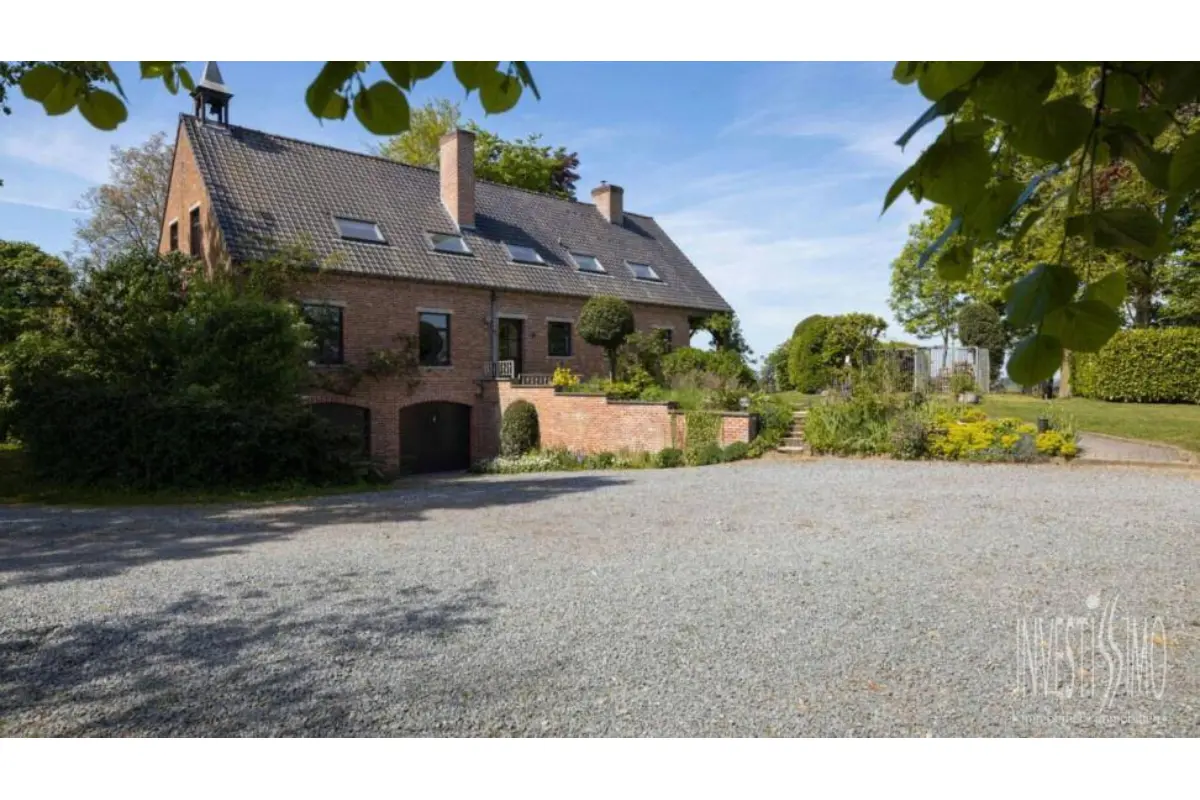 Villa te  koop in Bever 1547 695000.00€  slaapkamers m² - Zoekertje 791395