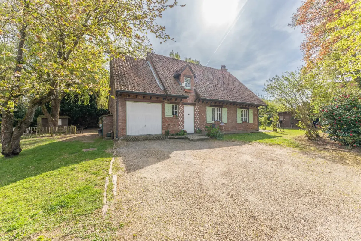 Huis te  koop in Waterloo 1410 595000.00€ 3 slaapkamers 160.00m² - Zoekertje 791499