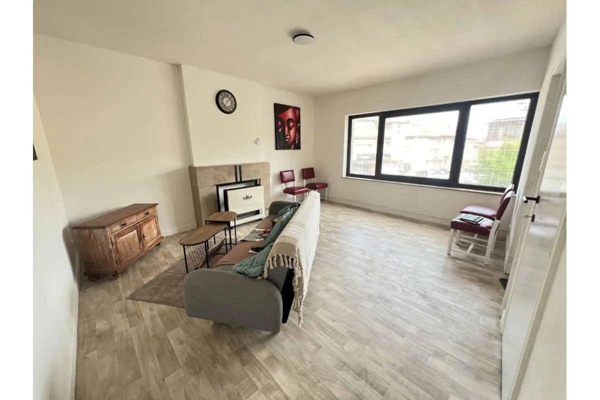 Appartement te  in Gilly 6060 105000.00€ 1 slaapkamers 73.00m² - Zoekertje 791694