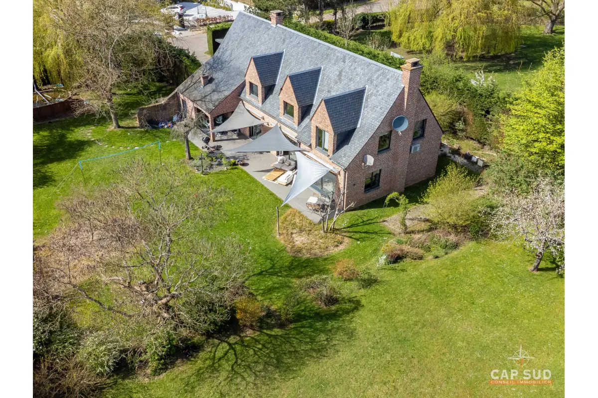 Huis te  in Sint-Genesius-Rode 1640 1590000.00€ 5 slaapkamers 341.00m² - Zoekertje 794168