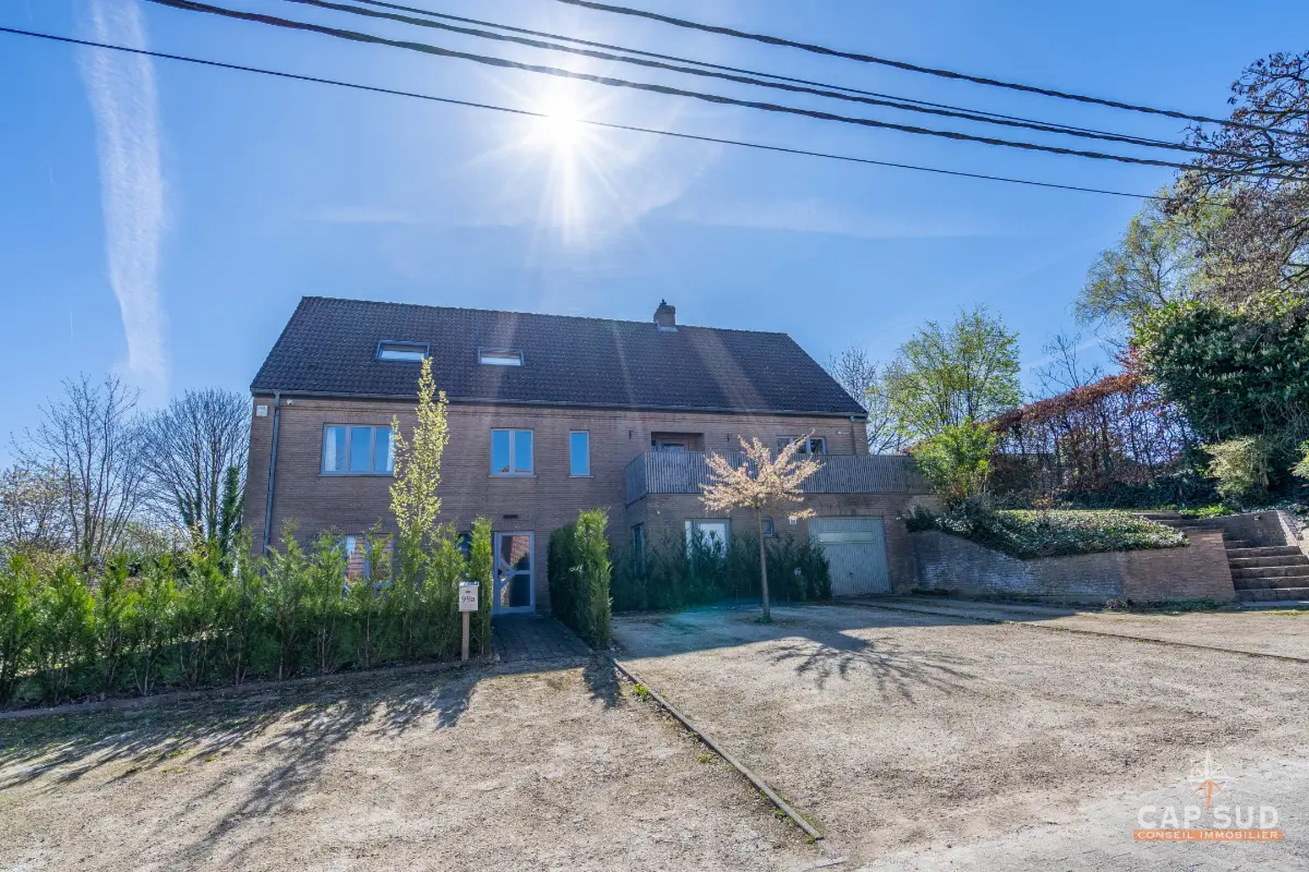 Duplex te  in Ophain-Bois-Seigneur-Isaac 1421 699000.00€ 6 slaapkamers 250.00m² - Zoekertje 794166