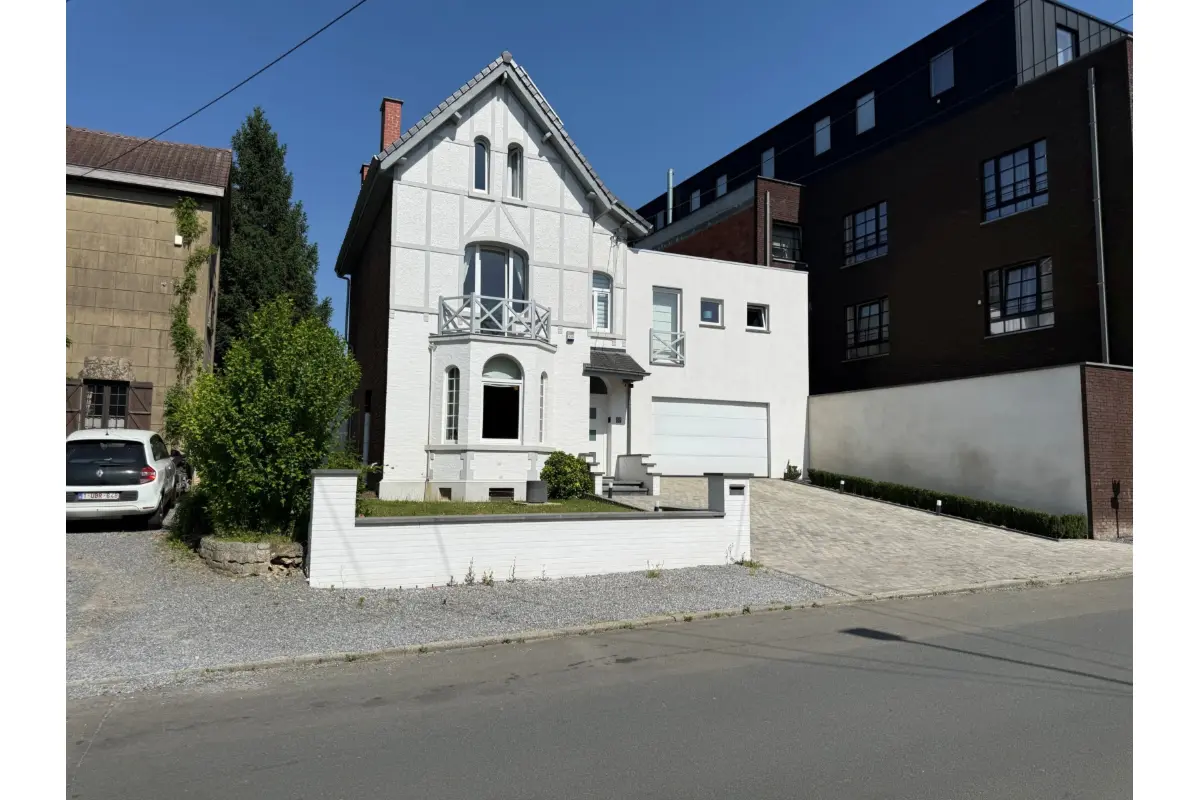 Huis te  huur in Genepiën 1470 1700.00€ 5 slaapkamers 252.00m² - Zoekertje 793616