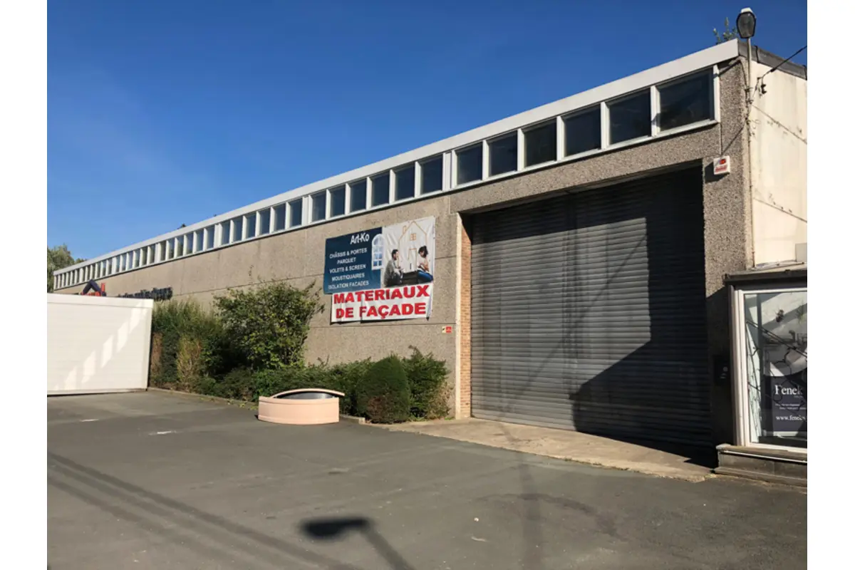 Handelszaak te  koop in Court-Saint-Etienne 1490 1650000.00€  slaapkamers 1555.00m² - Zoekertje 793581