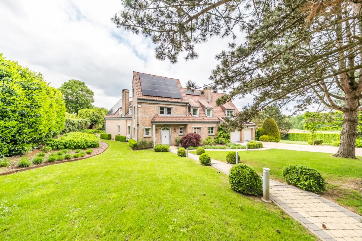 Huis te  koop in Waterloo 1410 2695000.00€ 6 slaapkamers 405.00m² - Zoekertje 794000