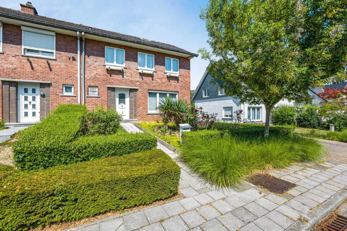 Huis te  koop in Hal 1500 320000.00€ 3 slaapkamers 121.00m² - Zoekertje 802263