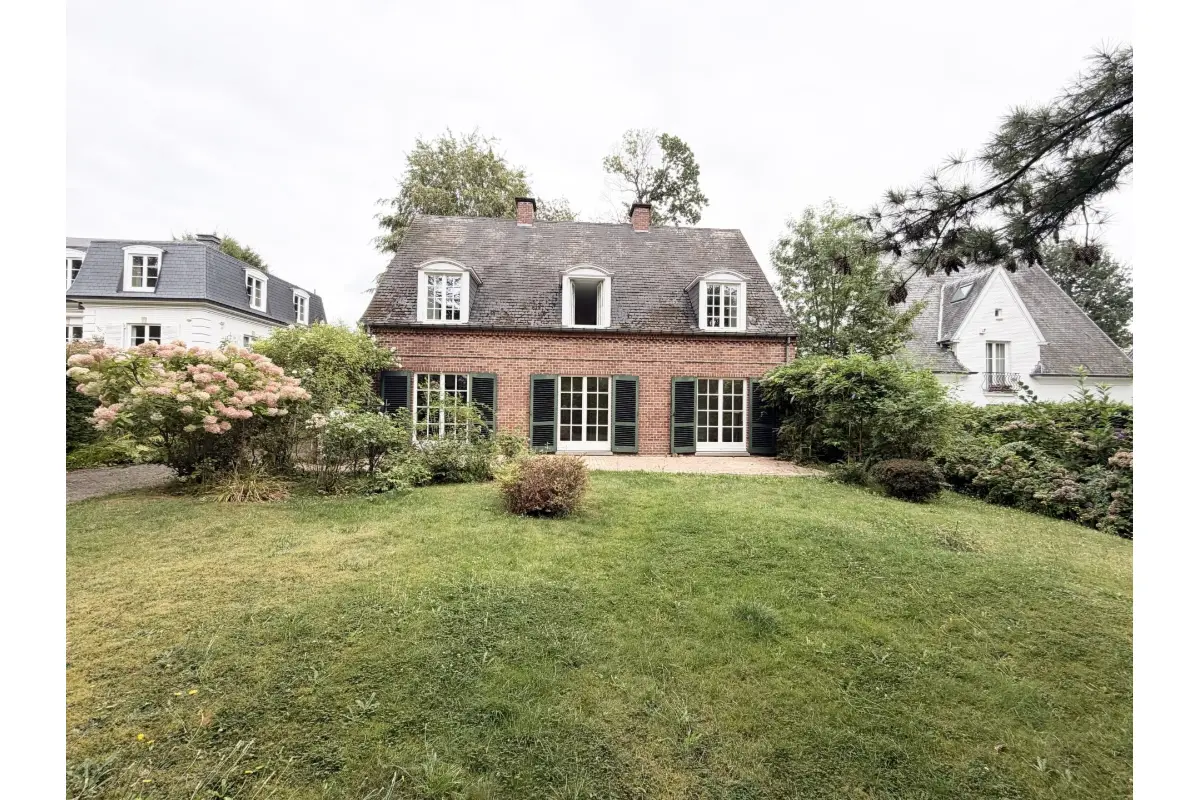 Huis te  huur in Kraainem 1950 3200.00€ 5 slaapkamers 250.00m² - Zoekertje 802900