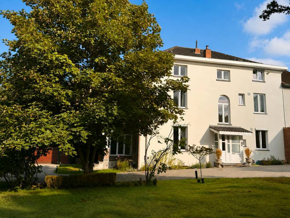 Appartement te  huur in Sint-Genesius-Rode 1640 650.00€ 1 slaapkamers 400.00m² - Zoekertje 795542