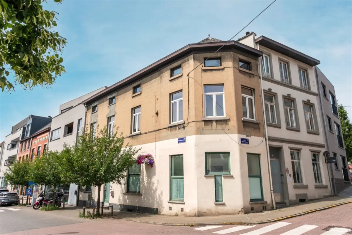 Huis te  koop in Hal 1500 275000.00€ 2 slaapkamers 190.00m² - Zoekertje 810648