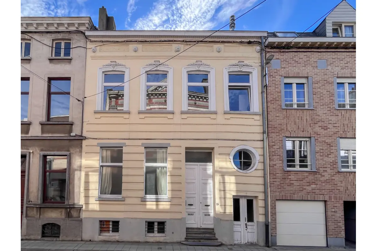 Immeuble mixte à vendre à Wavre 1300 450000.00€ 5 chambres 270.00m² - Annonce 811201