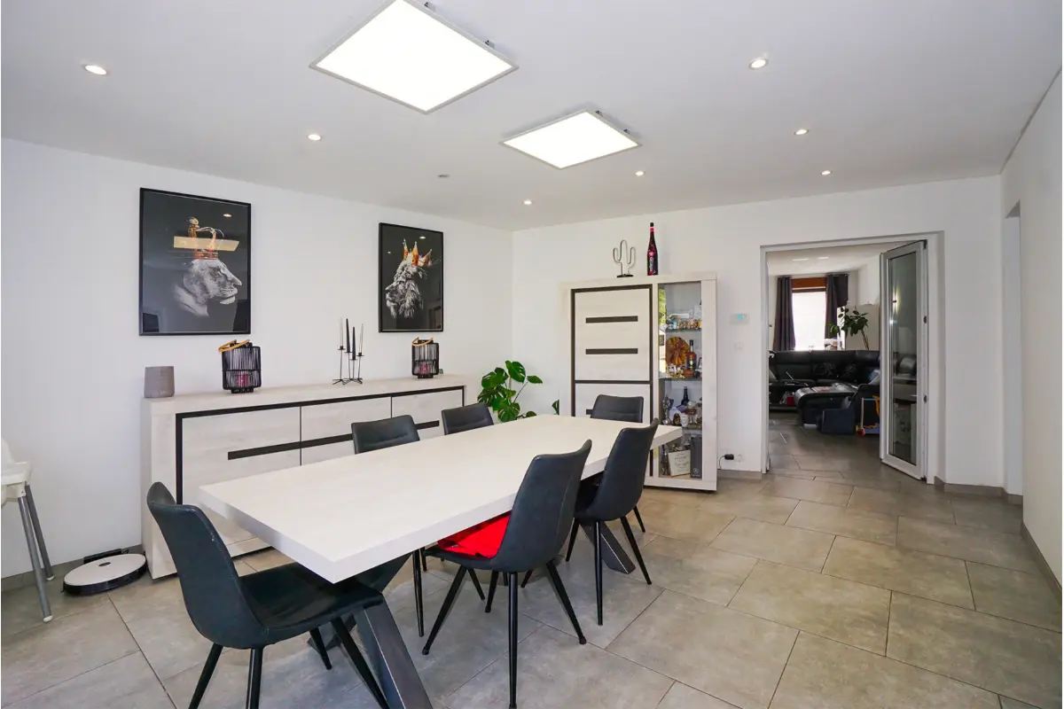 Maison à vendre à Sart-Dames-Avelines 1495 429000.00€ 3 chambres 328.00m² - Annonce 811429
