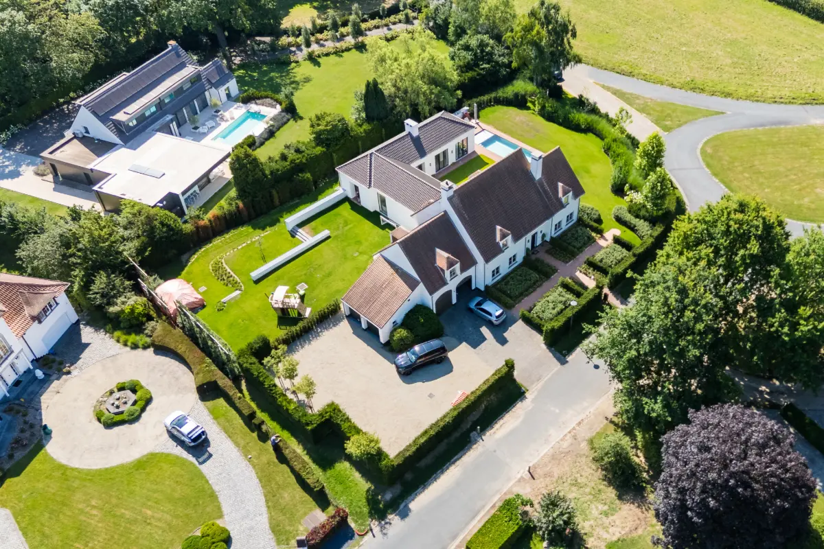 Huis te  koop in Hal 1500 2400000.00€ 5 slaapkamers 556.00m² - Zoekertje 816952