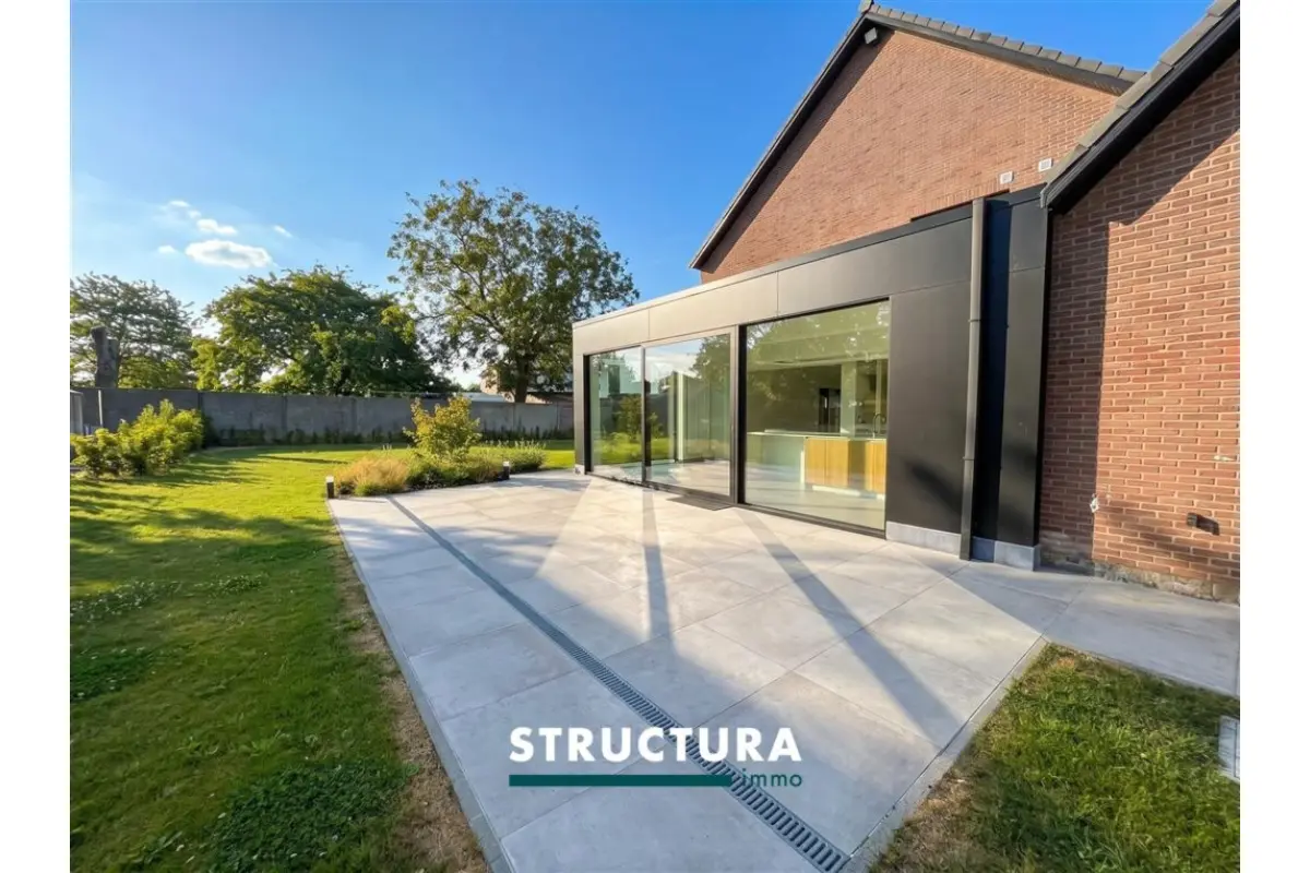 Huis te  in Merchtem 1785 2200.00€ 3 slaapkamers 216.00m² - Zoekertje 817700