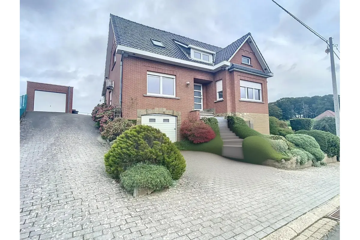 Villa à louer à Duisburg 3080 2300.00€ 5 chambres 138.00m² - Annonce 817805