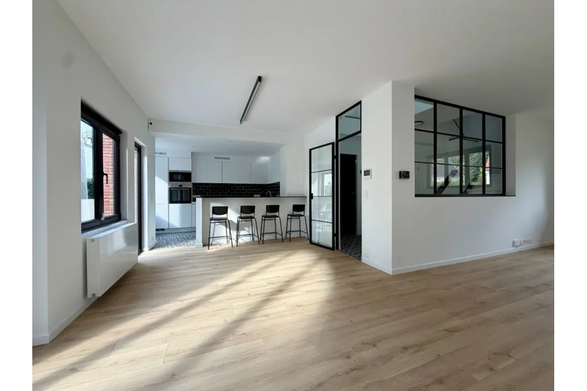 Maison à louer à Rhode-Saint-Genese 1640 3450.00€ 4 chambres m² - Annonce 820431