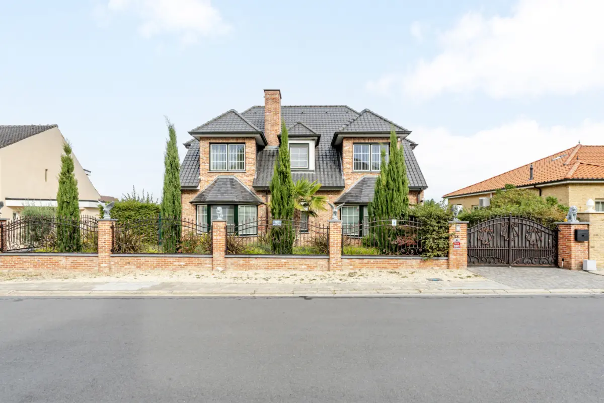 Huis te  koop in Hal 1500 0.00€ 6 slaapkamers 456.00m² - Zoekertje 820531