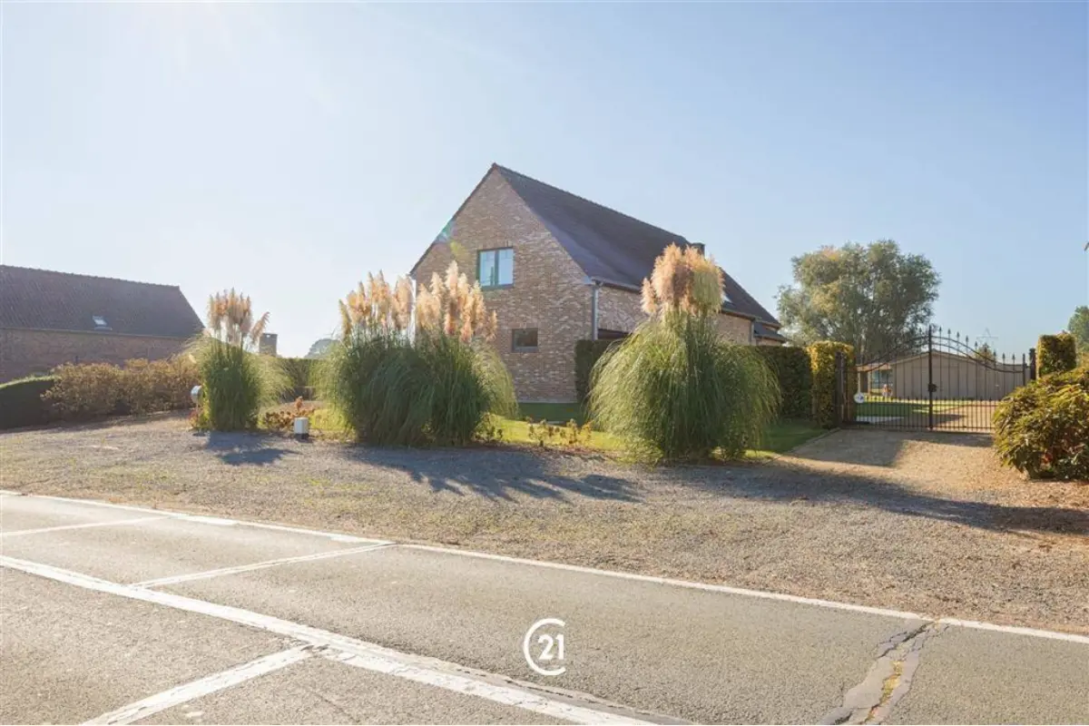 Huis te  koop in Tollembeek 1570 885000.00€ 4 slaapkamers 268.00m² - Zoekertje 827095