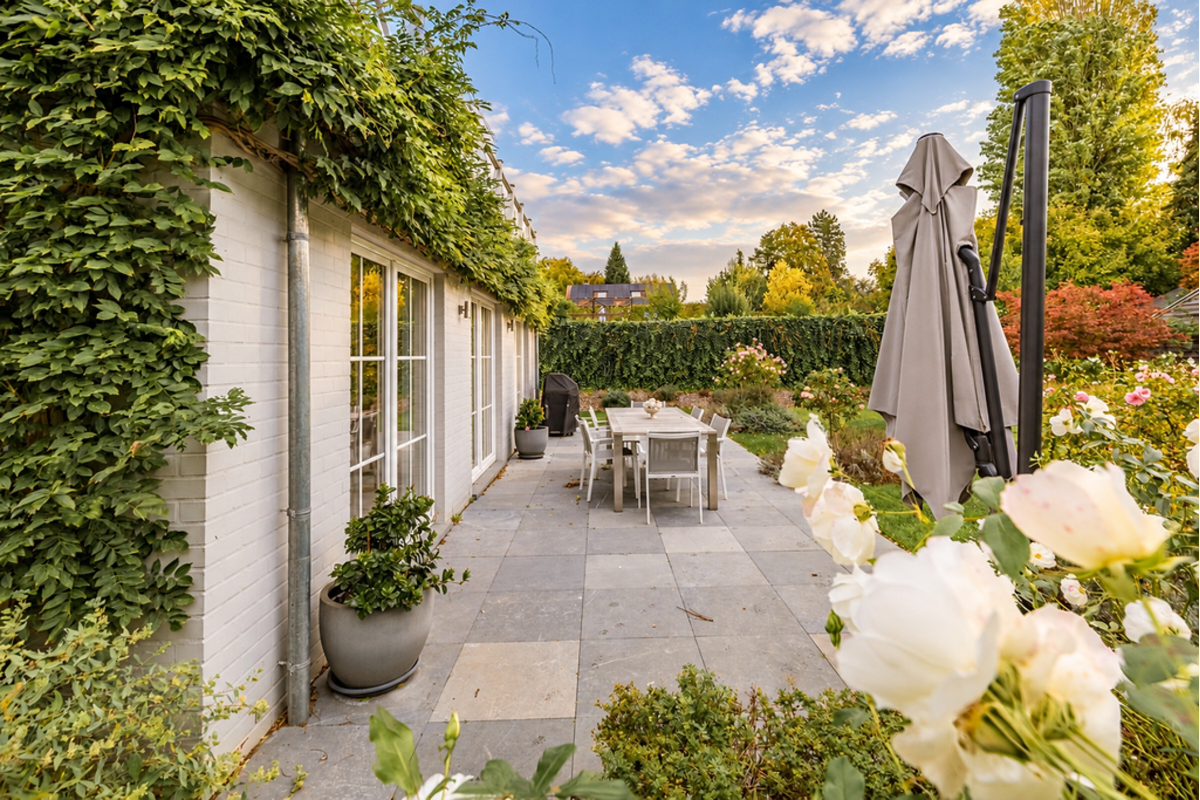 Huis te  huur in Kraainem 1950 4000.00€ 5 slaapkamers 320.00m² - Zoekertje 827299