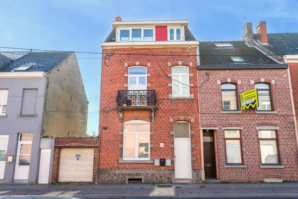 Huis te  koop in Hal 1500 420000.00€ 3 slaapkamers 195.00m² - Zoekertje 827672