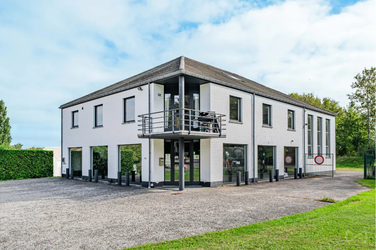 Immeuble de rapport - Immeuble à appartement à vendre à Ottignies 1340 748000.00€ 3 chambres 439.00m² - Annonce 829245