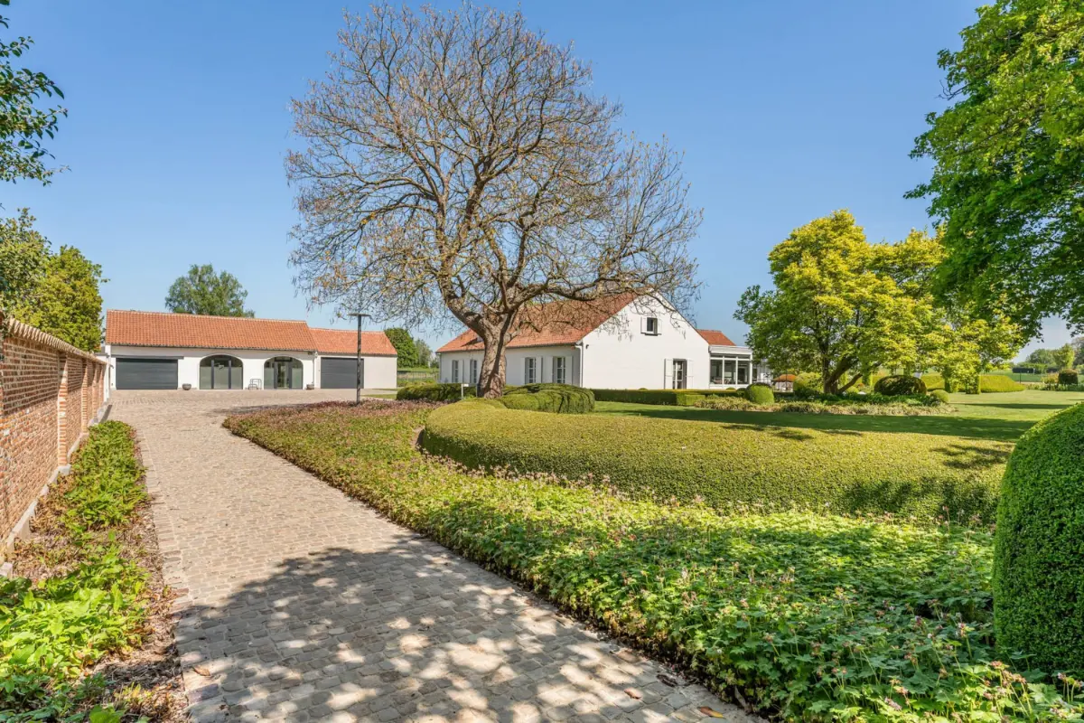 Huis te  koop in Tienen 3300 1475000.00€ 4 slaapkamers 685.00m² - Zoekertje 831894
