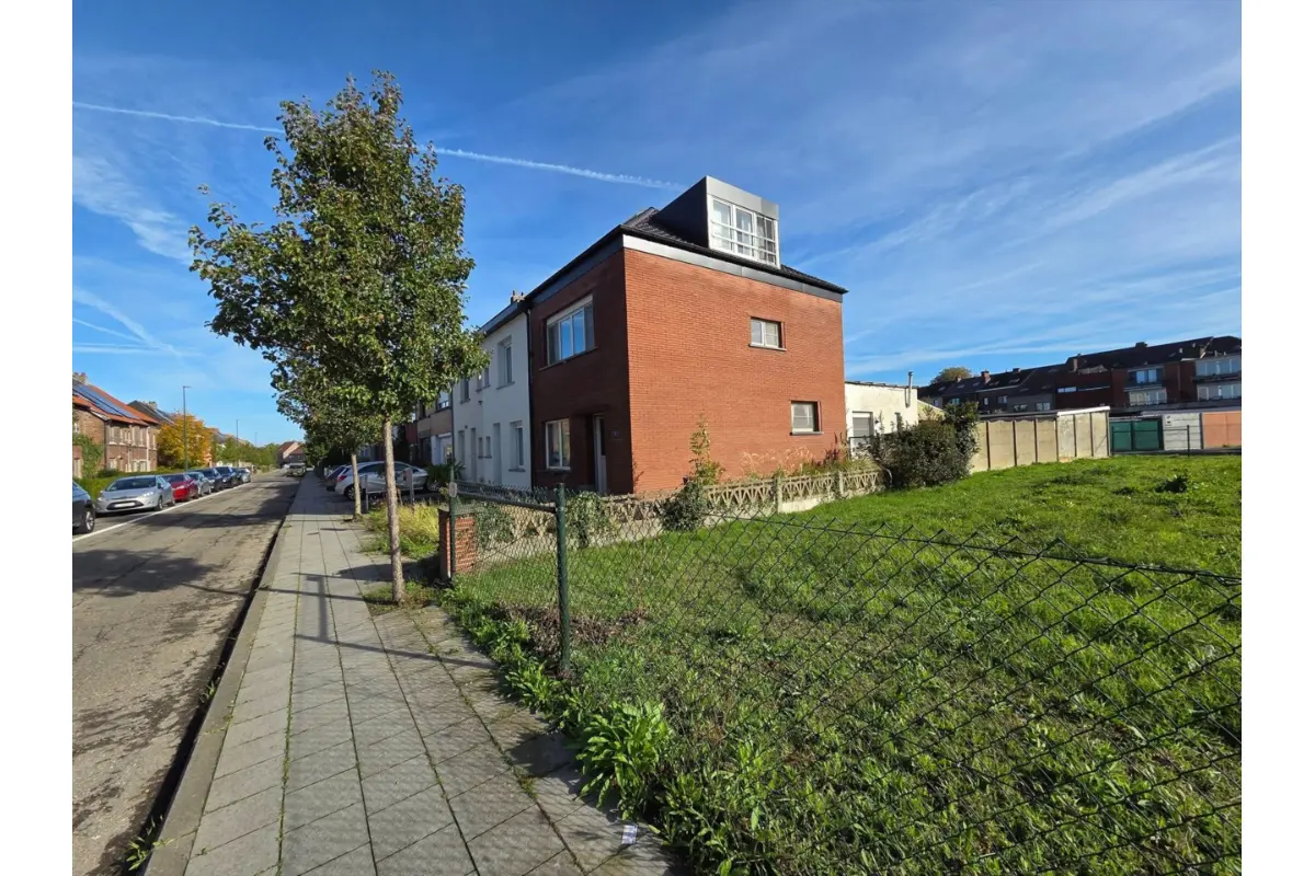 Huis te  koop in Vilvoorde 1800 285000.00€ 3 slaapkamers m² - Zoekertje 832343